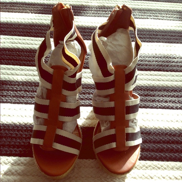 Wedge heels