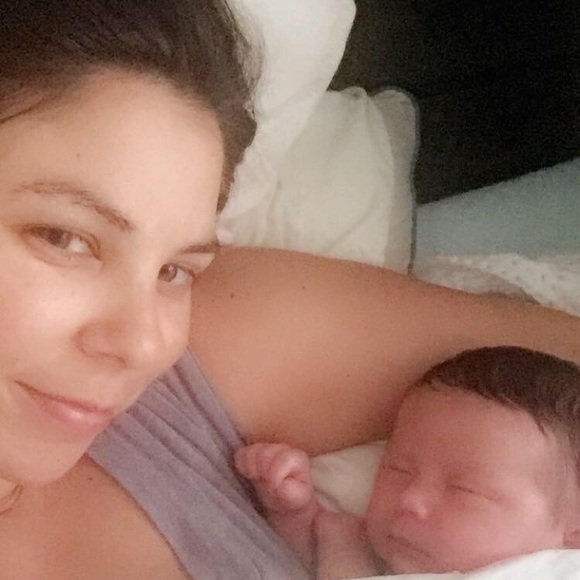 Meet your Posher, Nicole - Picture 3 of 3