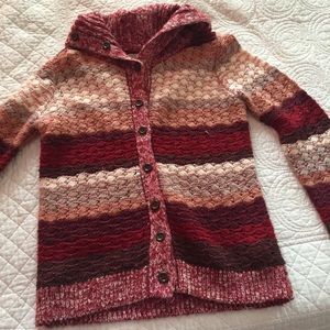 Beautiful fall sweater with warm colors!