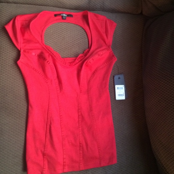 Red top - Picture 2 of 3