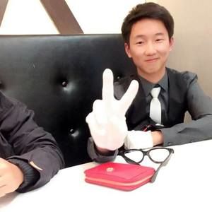 Meet your Posher, Aaron