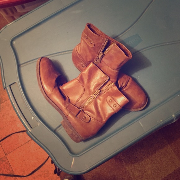 Women's Aldo ankle boot size 7