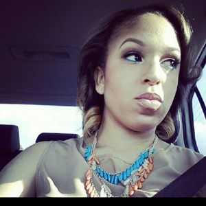 Meet your Posher, Monique