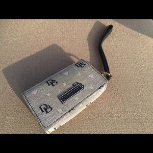 Dooney and Bourke cell phone carrier
