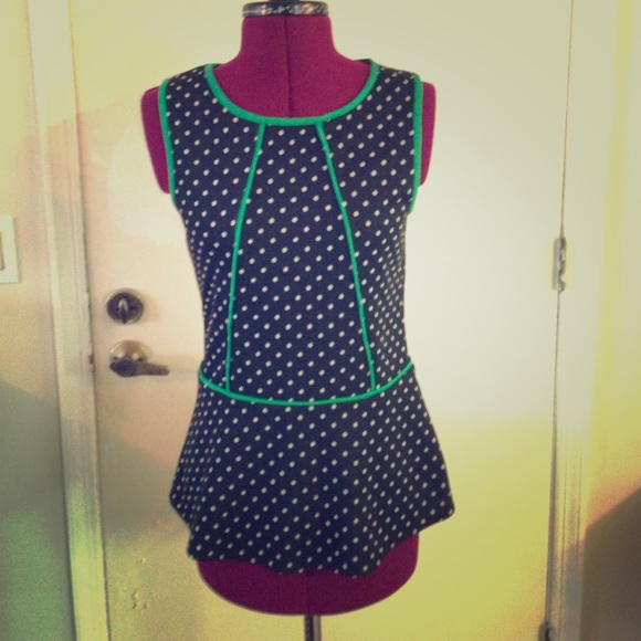 Super cute stretchy knit top!