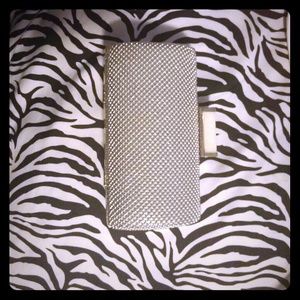 Silver clutch
