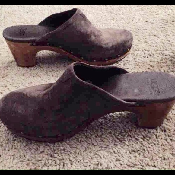 Brown suede Uggs