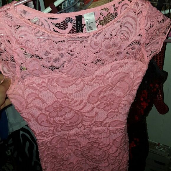 Pink lace dress - Picture 1 of 4