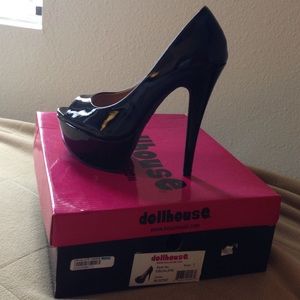 Dollhouse patent leather platform heels (peep toe)