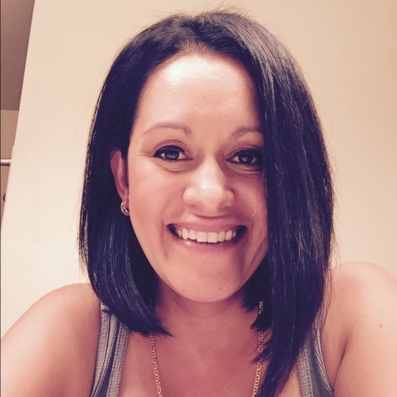 Meet your Posher, Michelle - Picture 2 of 5