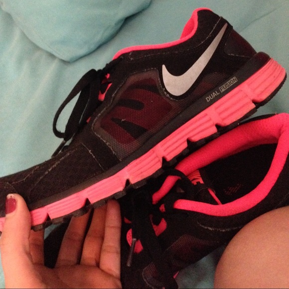 Nike Shoes - Nike Shoes.