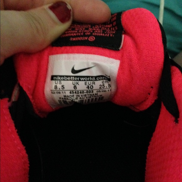 Nike Shoes. - Picture 4 of 4