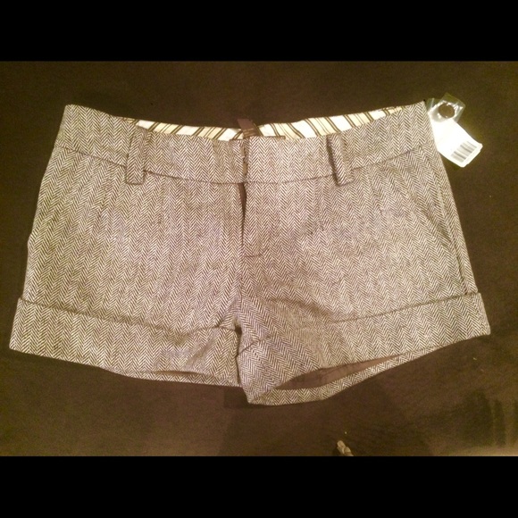 Forever 21 Pants - Fall tweed shorts!!!! 🍂🍂🍂🍃