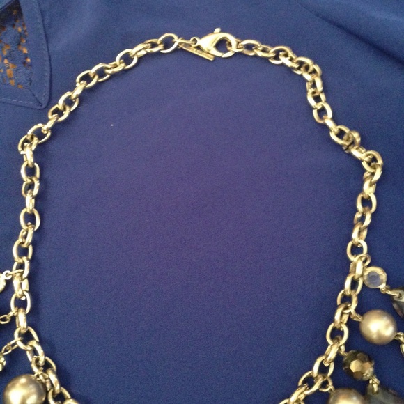 ❌Bundled❌🍁SALE🍁Silver Teardrop Bib Necklace - Picture 4 of 4