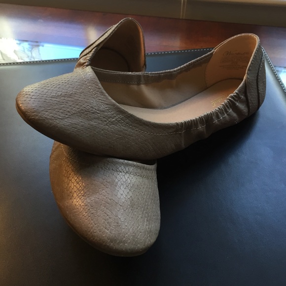 Wanted brand tan flats