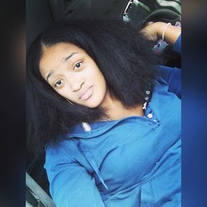 Meet your Posher, Elika