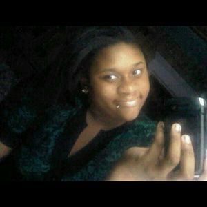 Meet your Posher, Temara