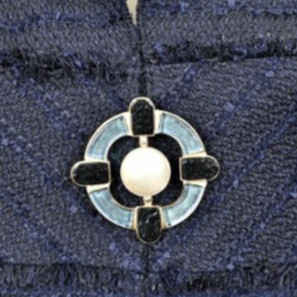 Chanel Jacket ! - Picture 3 of 4