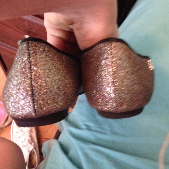 Flats - Picture 3 of 3