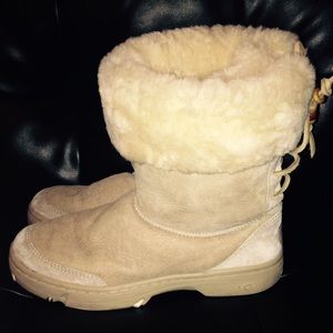 UGGS