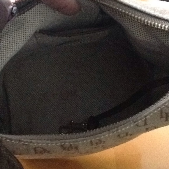 Authentic Dooney and Bourke small handbag - Picture 3 of 3