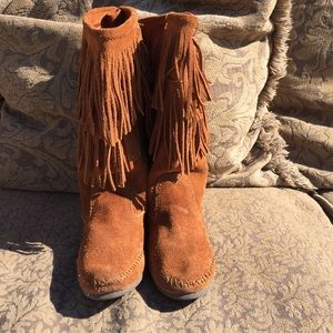 Minnetonka fringe boots