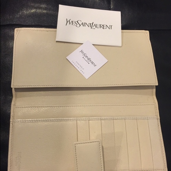 YSL wallet ! - Picture 2 of 4