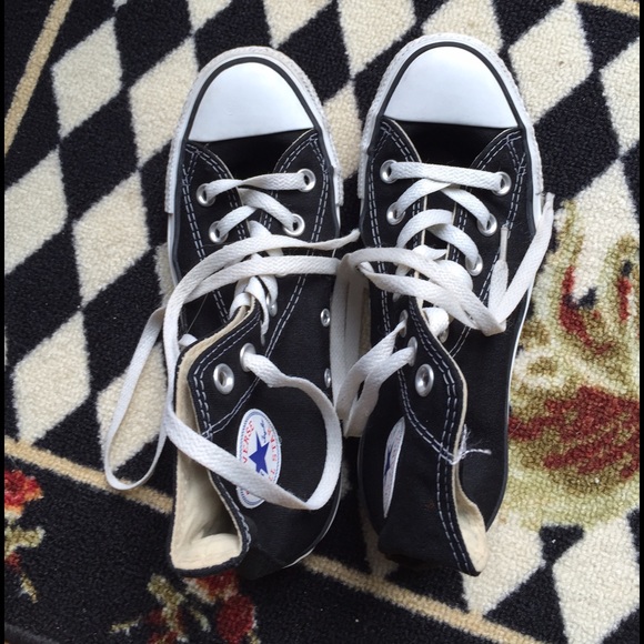 Black converse high-tops