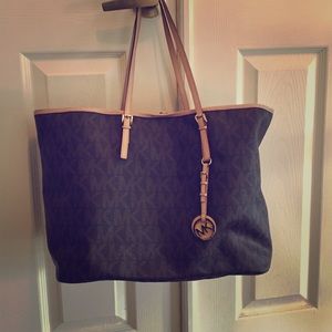 Michael Kors Jet Set Bag
