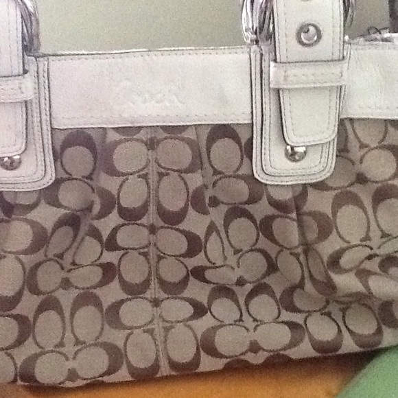 Authentic Coach handbag - Picture 2 of 3