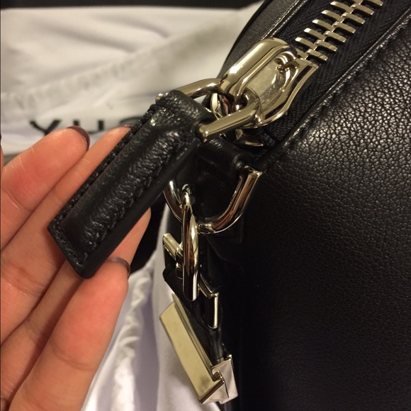 Givenchy medium Antigona goat grain leather - Picture 2 of 4