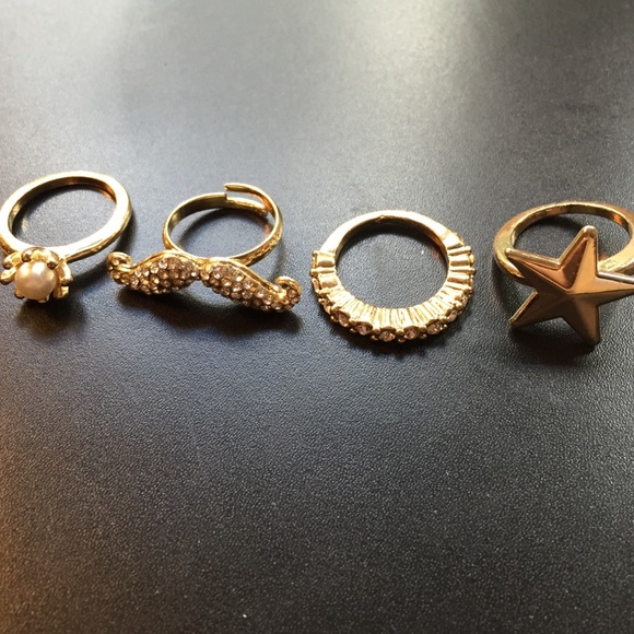 4 "gold" ring set