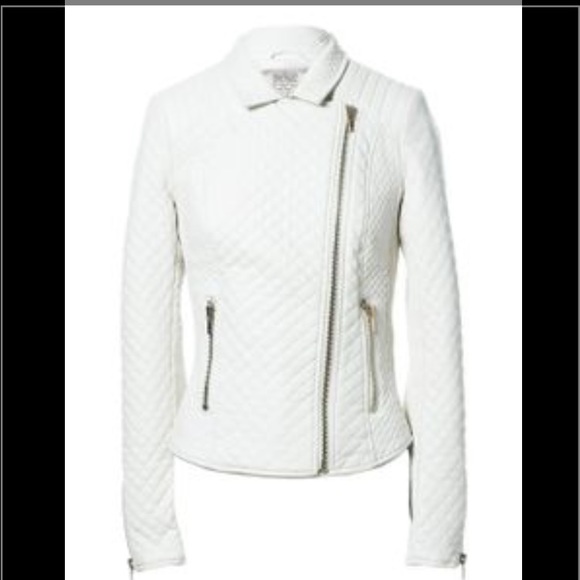 Zara Jackets & Blazers - White Zara Jacket🌟PRICE DROP🌟
