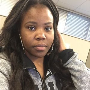 Meet your Posher, Monique