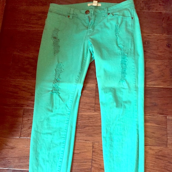 Never worn - Picture 1 of 2