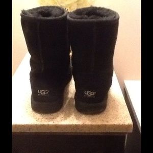 Authentic Short Black Uggs