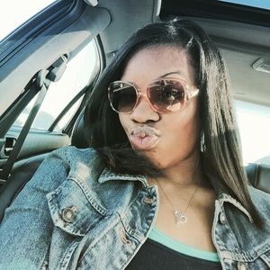 Meet your Posher, Sitina