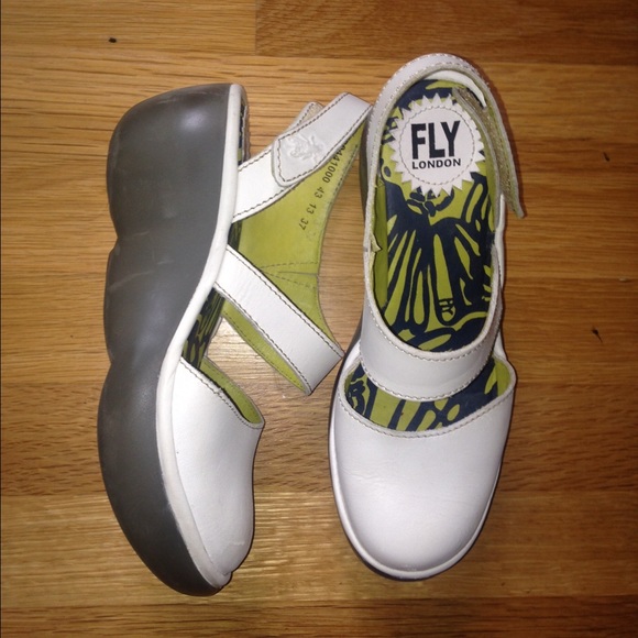 Steve Madden Shoes - White leather Fly London platform wedges
