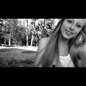 Meet your Posher, Halie