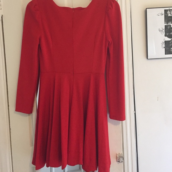 Red long sleeve dress - Picture 2 of 3