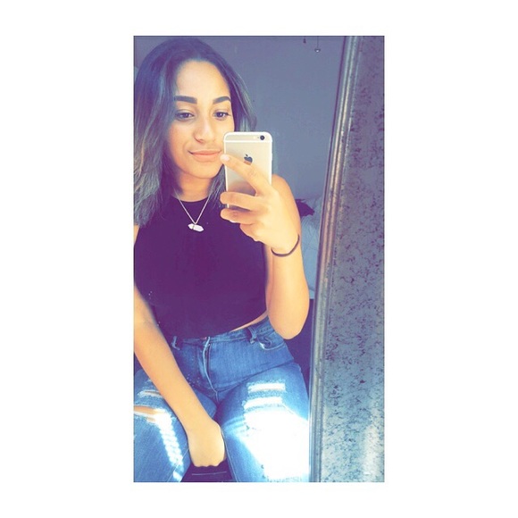 Meet your Posher, Amari