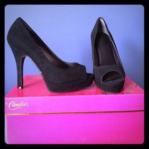 Candie's black peep toe pumps