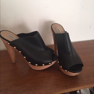 Black Steve Madden Clog