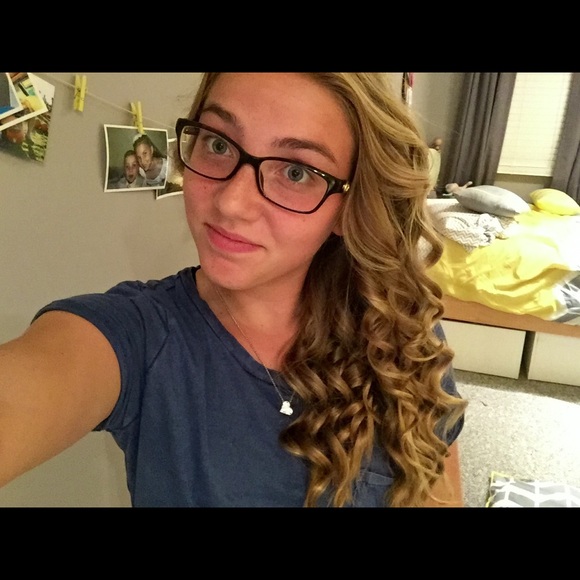 Meet your Posher, Marisa - Picture 1 of 1