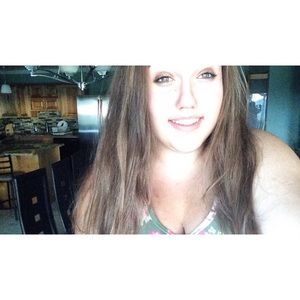 Meet your Posher, Alexis