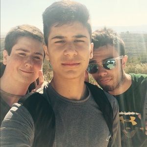 Meet your Posher, Avi