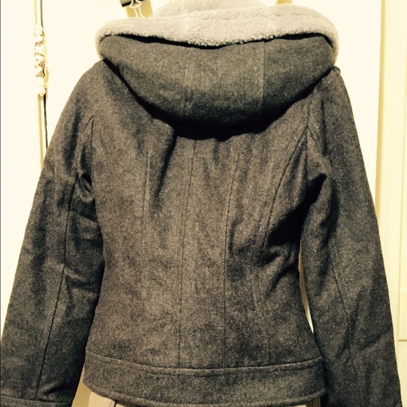 Nice Ugg Australia jacket - Picture 2 of 4