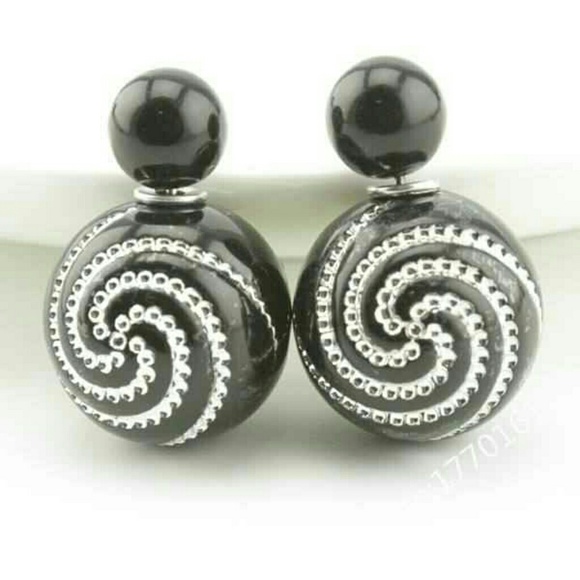 4 Bidden Boutique Jewelry - DOUBLE SIDED EARRINGS