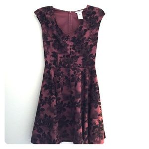 Floral dress, 97% polyester, 3% spandex