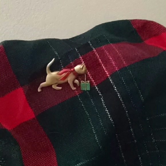 CHRISTMAS PIN